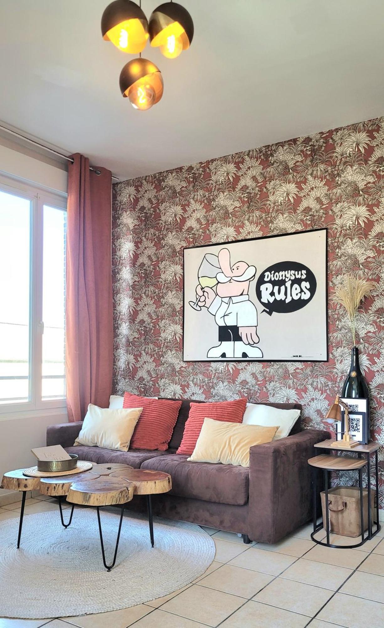 Urbain - Dionysos - Parking Apartment Epernay
